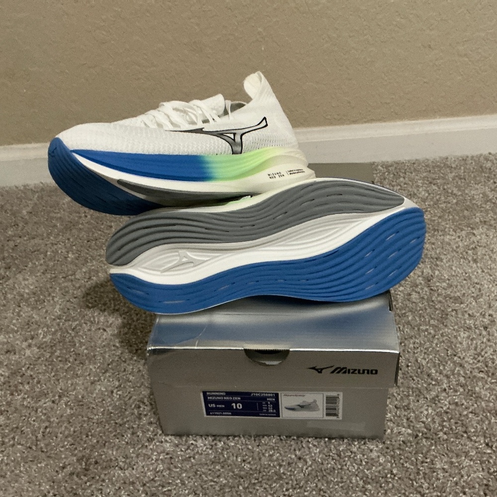 NWT Mizuno Neo Zen